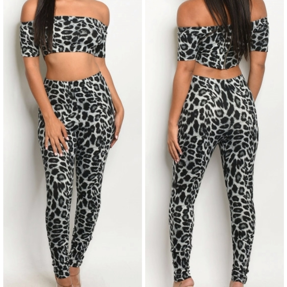 CODIGO BLACK GRAY LEOPARD PRINT TOP & LEGGINGS SET